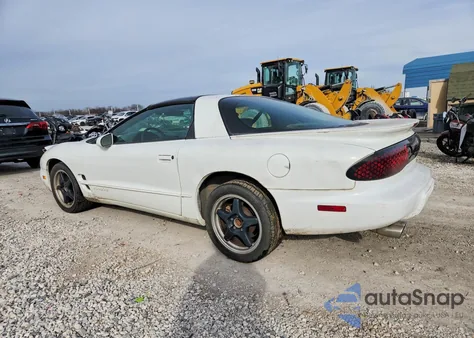 2001 Pontiac Firebird z USA, uszkodzony, nr VIN 2G2FS22K812109096